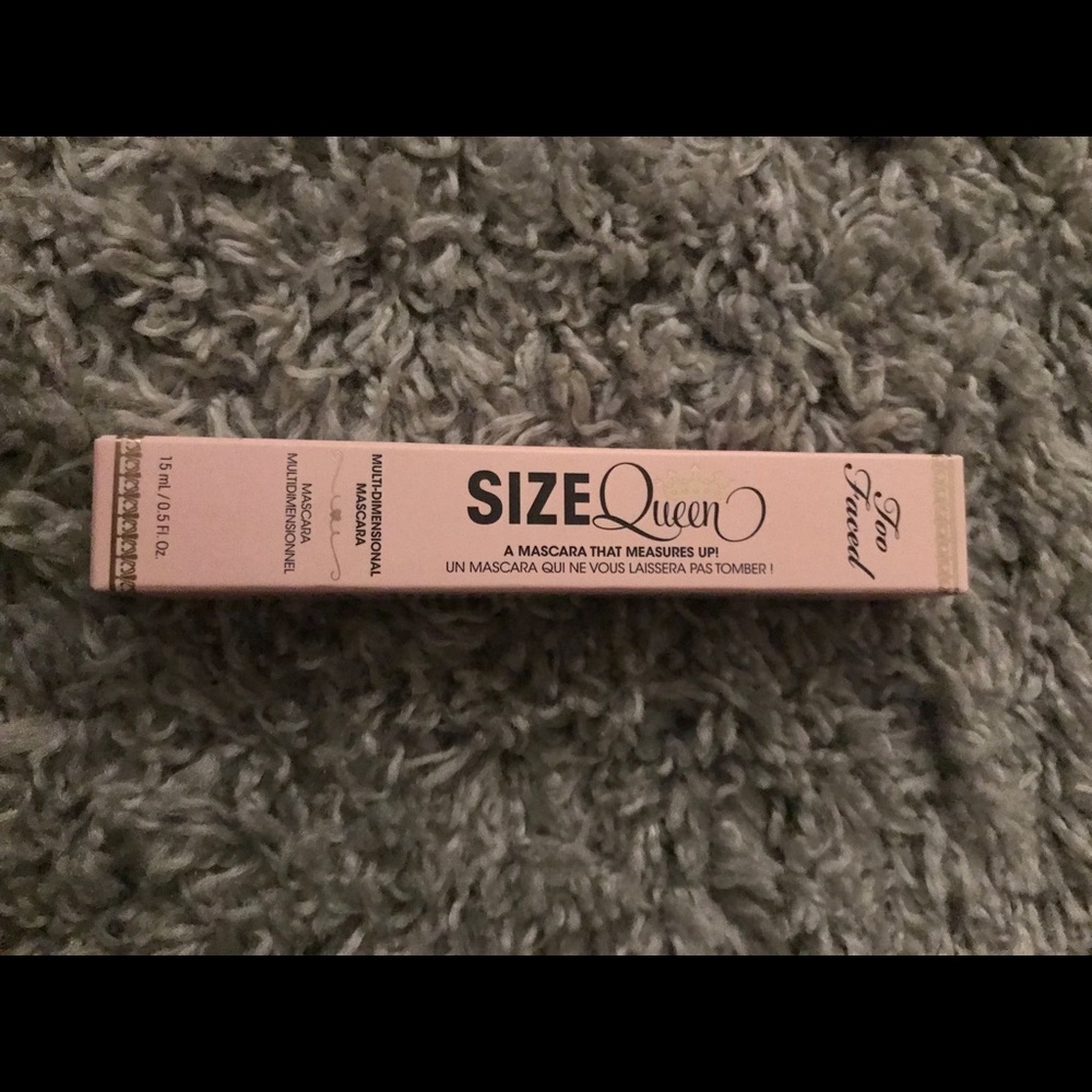 Too Faced Size Queen Mascara